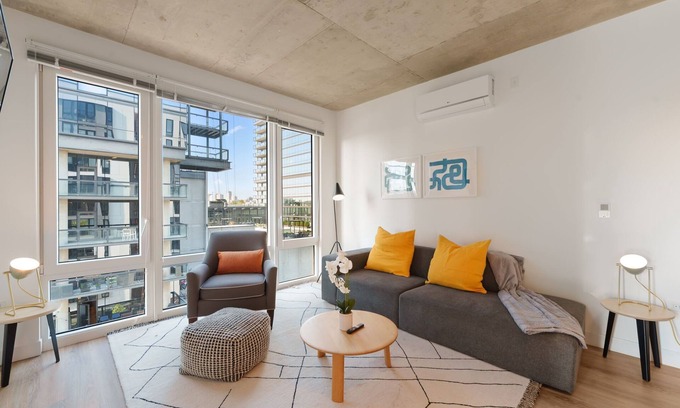 River North Hotel | Sophisticated 4BR Suite - Modern, and Luxurious