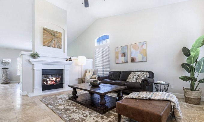 Raisin House | Sophisticated Ft. Washington Home for Traveling Prof. and Families