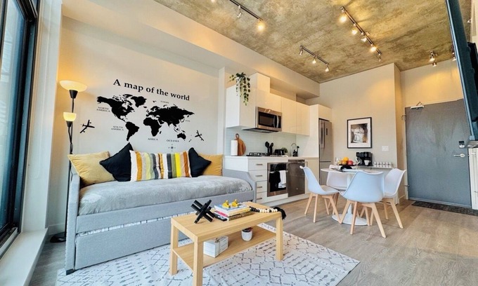 Connaught Apartment | Sophisticated MetroLux Downtown Suite