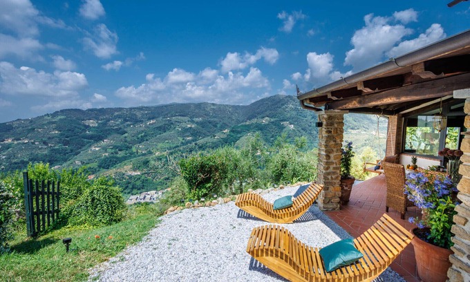 Pescia Villa | Sospirata Farmhouse, luxury 2 bedrooms villa with Amazing Views on the Rolling Hills of Pescia