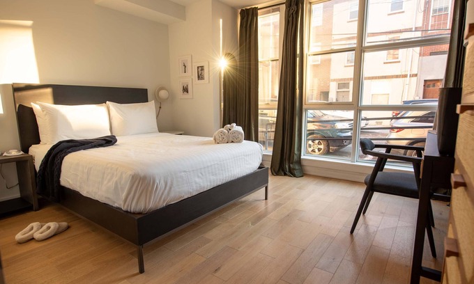 Fishtown Apartment | Sosuite 1BR Apt w Patio W D Sofabed