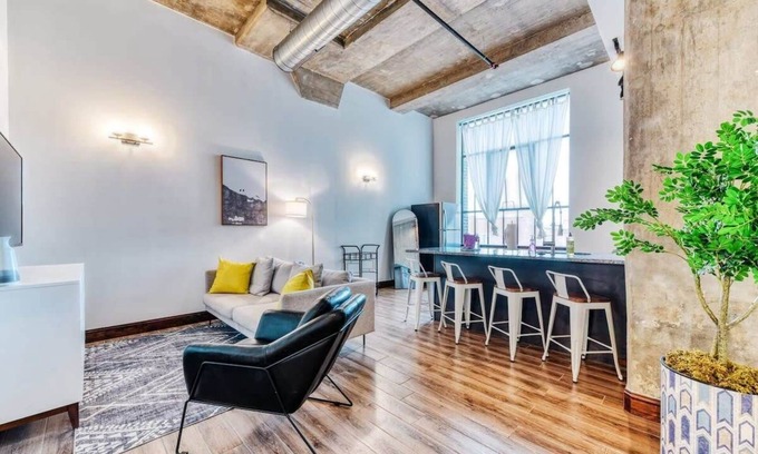 West Poplar Apartment | Sosuite | 2BR Apt w W/D, Gym, On-Site Restaurant
