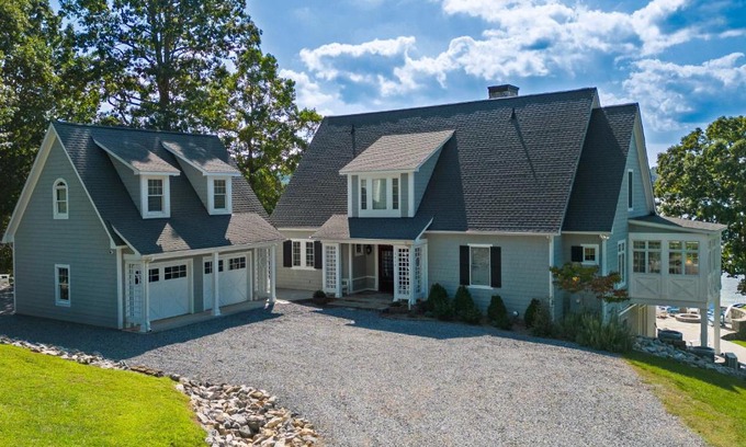 Moneta House | Soulshine Smith Mountain Lake