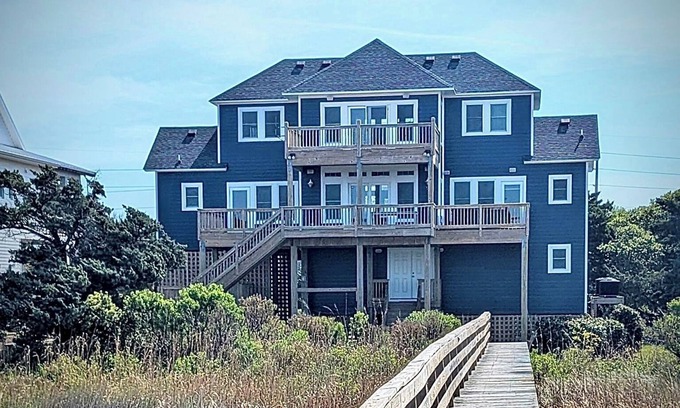 Salvo House | SoundFront Water Lovers Paradise, front yard kiting, Ocean beach access
