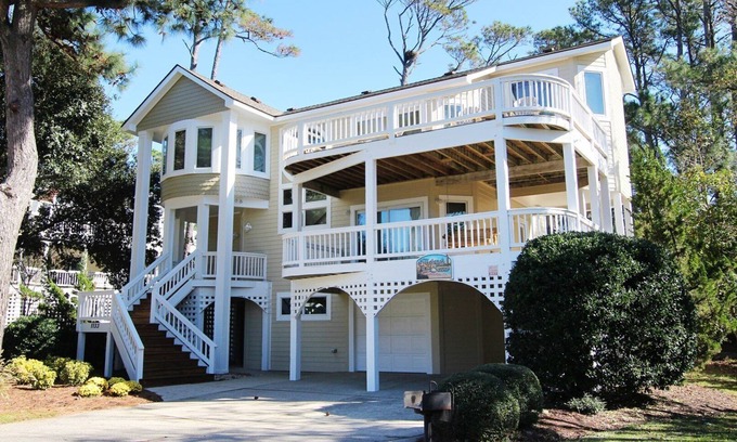 Corolla Light House | Soundside, Community Amenities, Sun Decks, 327, Footprints by the Sound