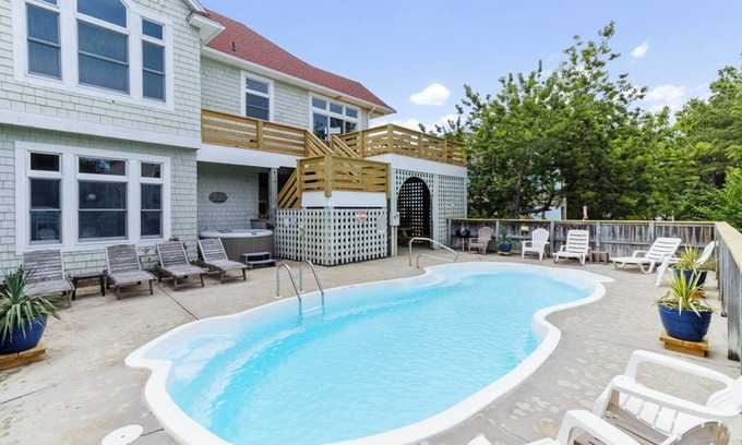 Monteray Shores House | Soundside Corolla retreat, located in the luxurious community of Monteray Shores
