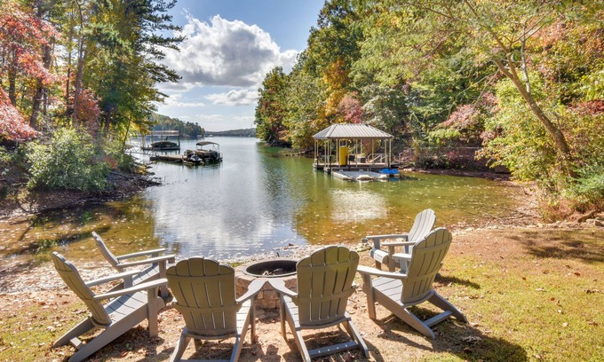 West Union House | South Carolina Retreat on Lake Keowee w/ Dock