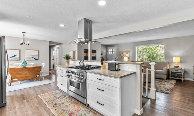Littleton House | South Denver Ranch 4 BR Ideal for Groups