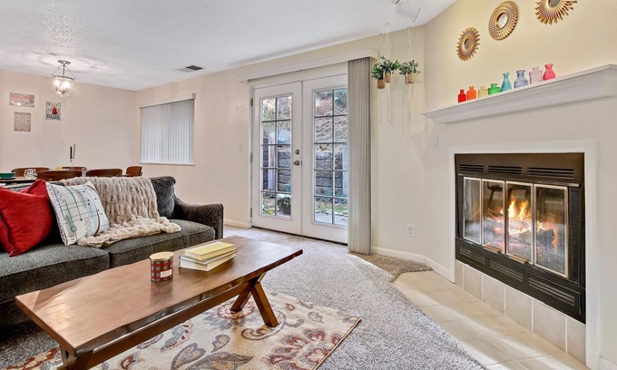 Southeast Boise House | South East Boise | Updated Groovy Charmer | 3 bed 2 bath