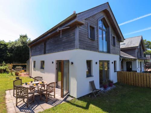 Moreleigh House | South Holm