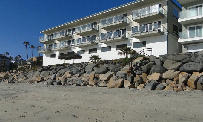 South Oceanside Condo | South Oceanside Beach Front Condo w/Private Upper Beach 2 Bedrooms/2 Full Baths