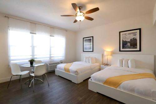 South Pointe Apartment | South of Fifth Studio Steps to Beach on Ocean Drive