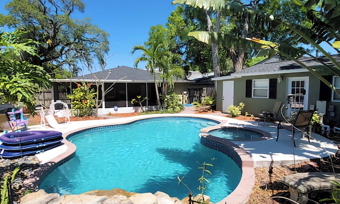Ballast Point House | South Tampa Oasis, Walk to Bayshore!