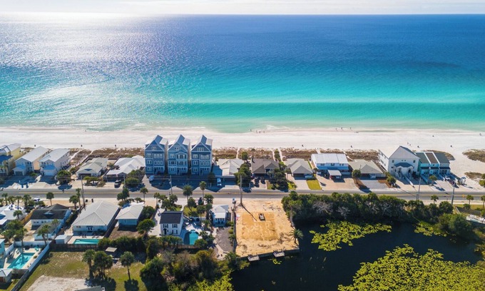 Laguna Beach Estates Cottage | Southern Colour, A Stylish Coastal Beach Retreat Across From the Beach!