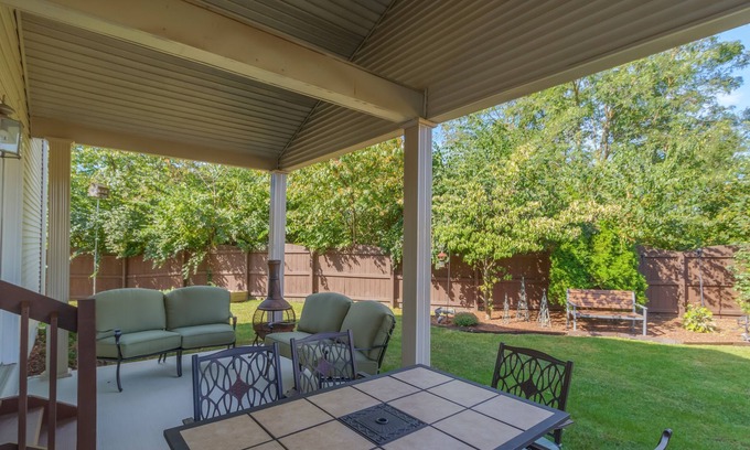 Masterson Station House | Southern Comfort on a Quiet Cul de Sac with Free Wifi
