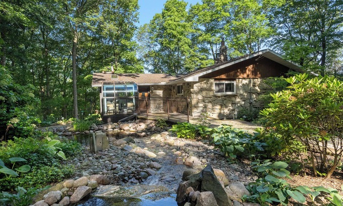 Door County House | Southern Door-Waterfront Bayview Bliss Bungalow