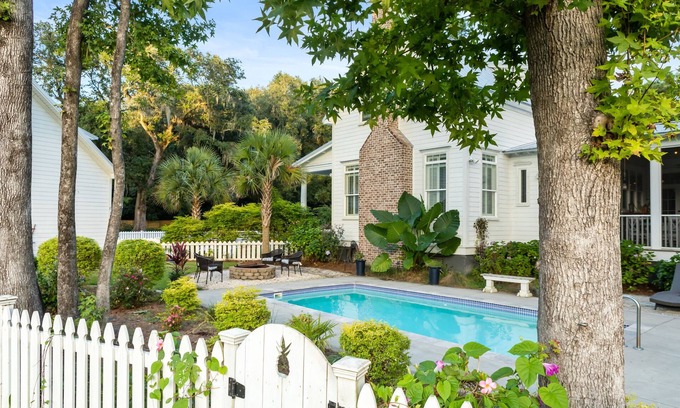Johns Island Cottage | Southern Hospitality Guest Retreat with Salt Water Pool