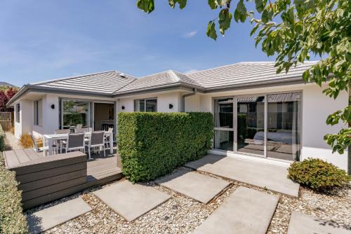Lower Shotover House | Southern Lakes Escape - Queenstown Holiday home