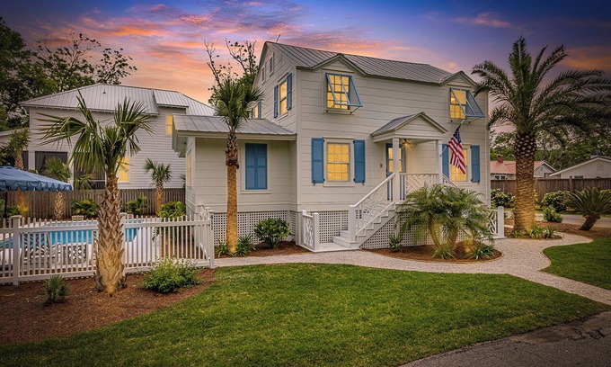 Demere Park House | Southern Living at the Beach Classic Cottage w/Pool & Walkability