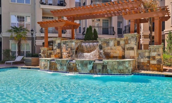 Dunwoody Apartment | Southern Luxury in North Atlanta!