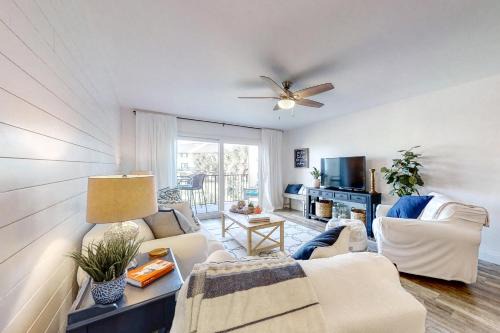 Crescent Beach Apartment | Southern Star Coastal Retreat