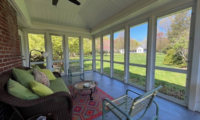 Southold House | Southold retreat- Indoor/outdoor living near immaculate beaches & wineriesnnnn