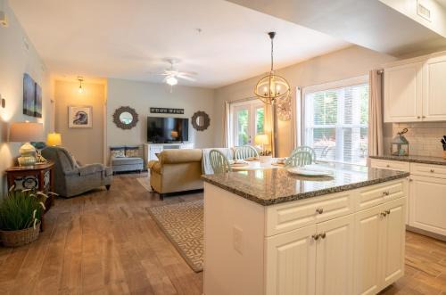 Southport House | Southport Condo near ICW and Golf - Dogs Allowed - Ground Level
