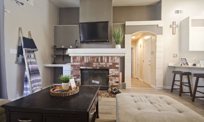 Greenacres House | Southwest 2 Bedroom 1 Bathroom house Pets Ok
