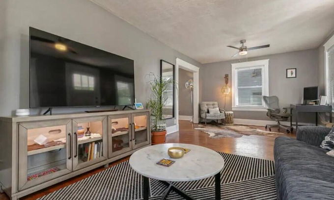West Central Apartment | Southwest/Craftsman/Downtown