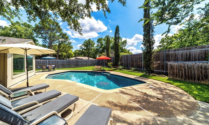 North Richland Hills House | Southwestern Pool Oasis: Close to DFW, Six Flags, Cowboys, Rangers, Stockyards
