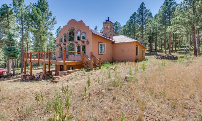 Angel Fire House | Southwestern Angel Fire Abode with Game Room