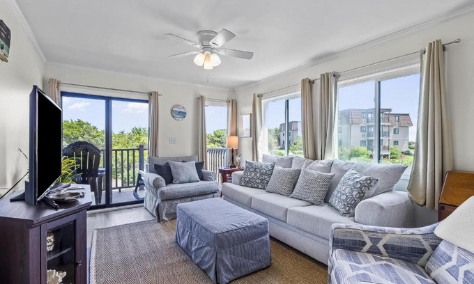 Morehead City Apartment | Southwinds E1