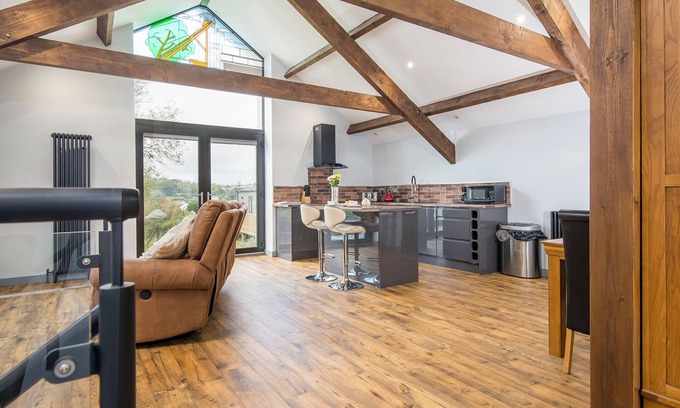 Saundersfoot Apartment | Sovereign Suite, Holiday Apartment Bonville’s Court Country Park, Saundersfoot, Sleeps 2, 1 bedrooms, bathrooms