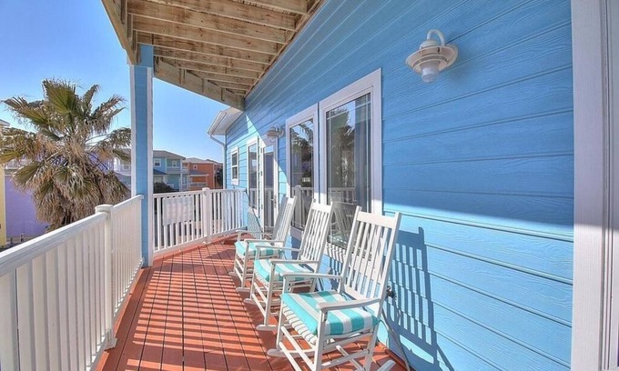 Sand Point House | Sp2063- Coastal Distancing