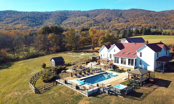 Afton House | Spa Experience + Fun & Games for 16 Guests