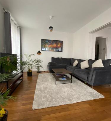 Haluchere - Perray Apartment | Spacieux & Lumineux - centre Amiens avec Parking