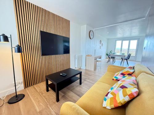 Toulon Apartment | Spacieux - Terrasse - Vue Mer & Rade