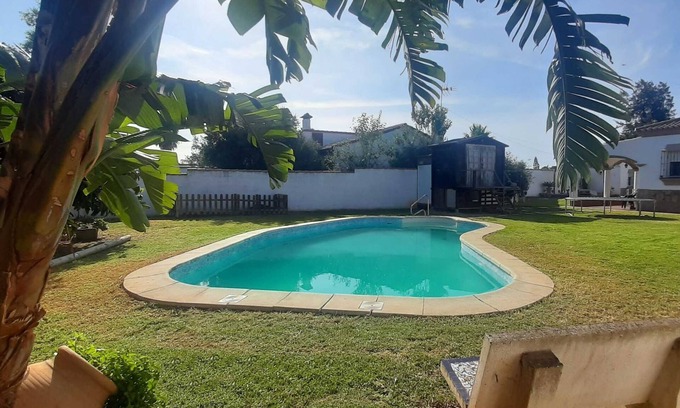 Chiclana de la Frontera House | Spacious, sunny and quiet house with pool and large garden