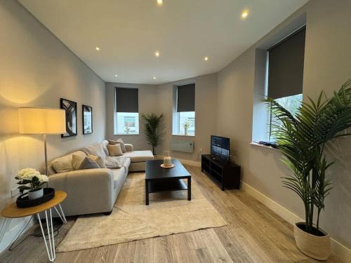 Coulsdon West Apartment | Spacious 1 Bed 1 Bath Apartment