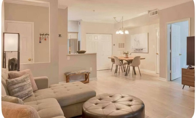Clearwater Condo | Spacious 1 bedroom condo, walk to the water!