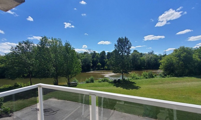 Walkerton Condo | Spacious 1300 ft² condo w/ balcony overlooks river