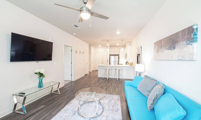 Bolton Apartment | Spacious 1br West Midtown/New Building Free Parking, Pool, Washer & Dryer