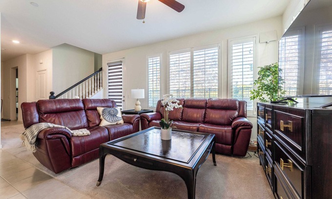 Valle Lindo House | Spacious 1st Floor Suite｜Flexible Lease｜Close to 60 Fwy｜Family Focused #41628