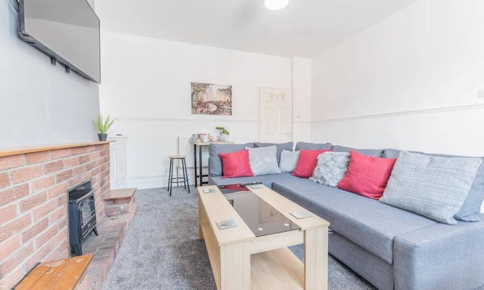 Barrow-in-Furness Apartment | Spacious 2 Bedroom Apartment