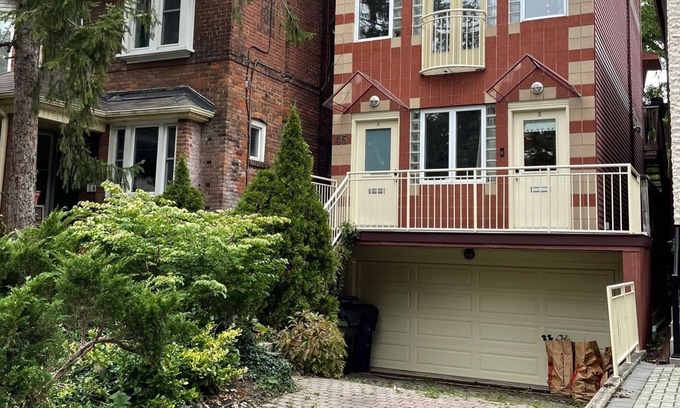 Regal Heights House | Spacious 2-bdrm with sheltered back garden oasis