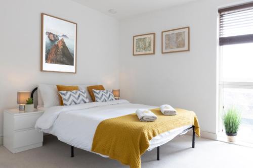 Coldharbour Apartment | Spacious 2 Bed Apartment in Central Location