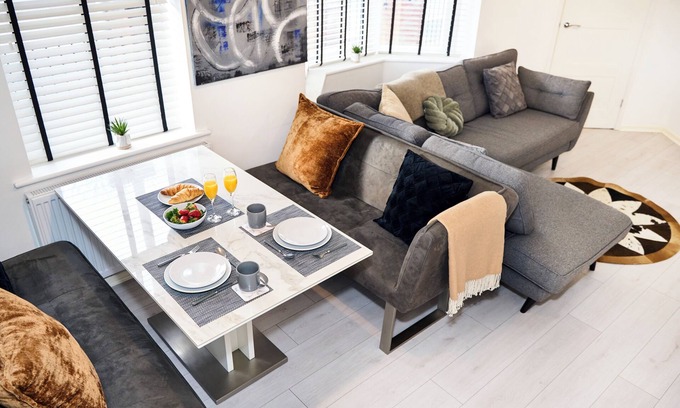 Manchester House | Spacious 2-Bed Home Near Manchester City Centre, Fast WiFi