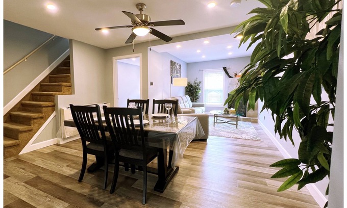 Lowertown Apartment | Spacious 2-bed modern apartment+parking in Downtown Ottawa's ByWard Market