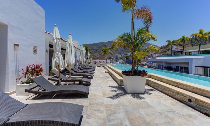 Puerto Vallarta Apartment | Spacious 2 bed 2 bath Romantic Zone Condo w/Pool