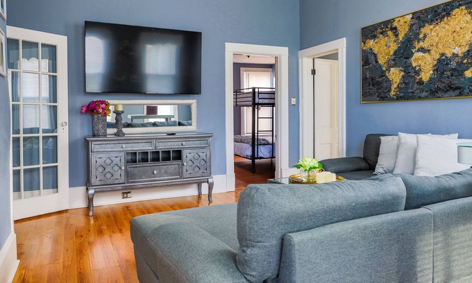 Victoria Boulevard Historic District House | Spacious 2 bedroom, 2 bathroom Victorian in Downtown Hampton with EV charging